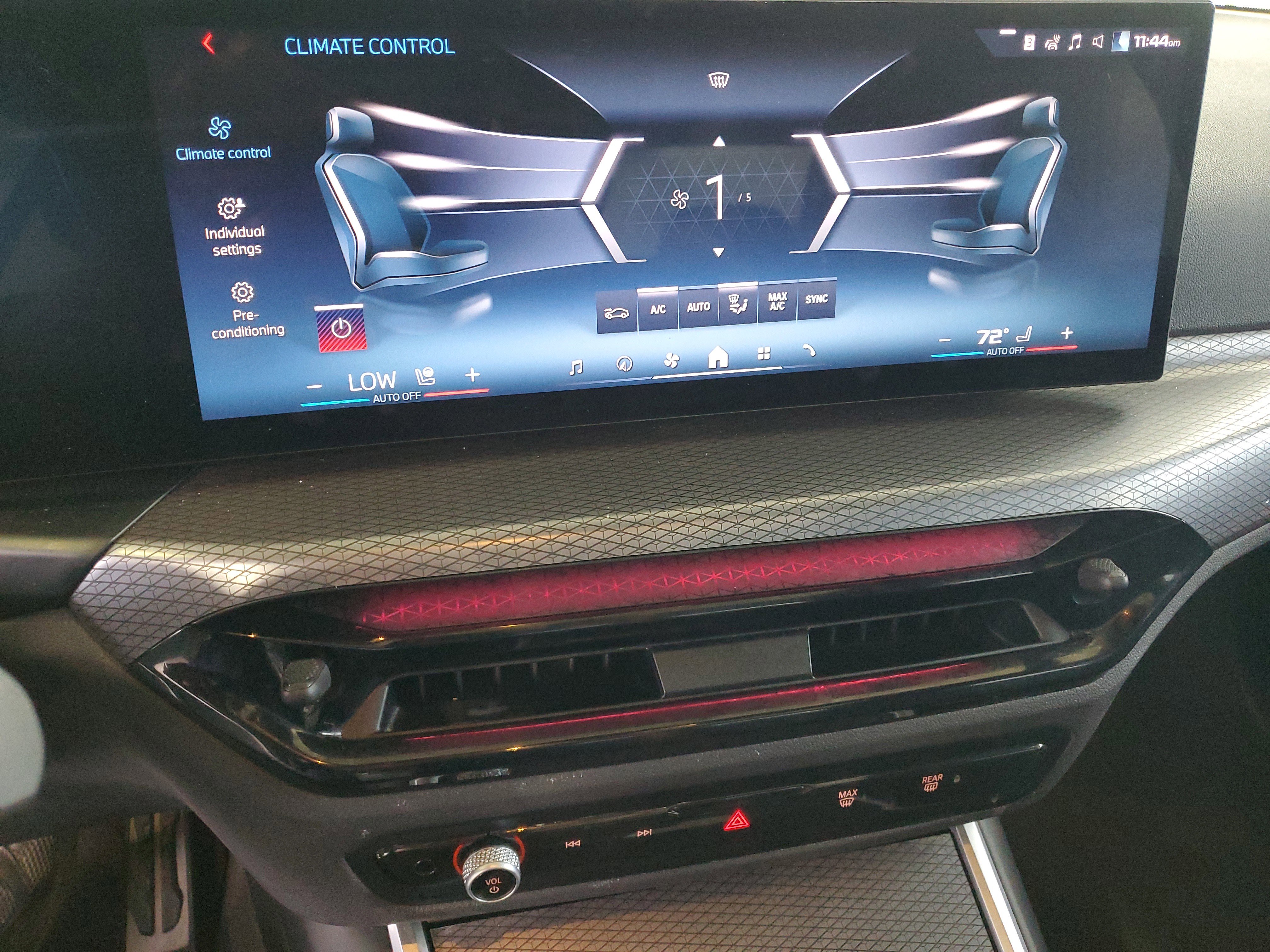 Used 2025 BMW M340i RWD image 27