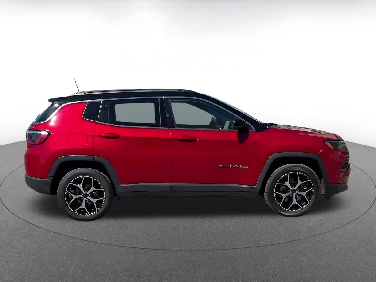 Used 2025 Jeep Compass Limited AWD/4WD image 16