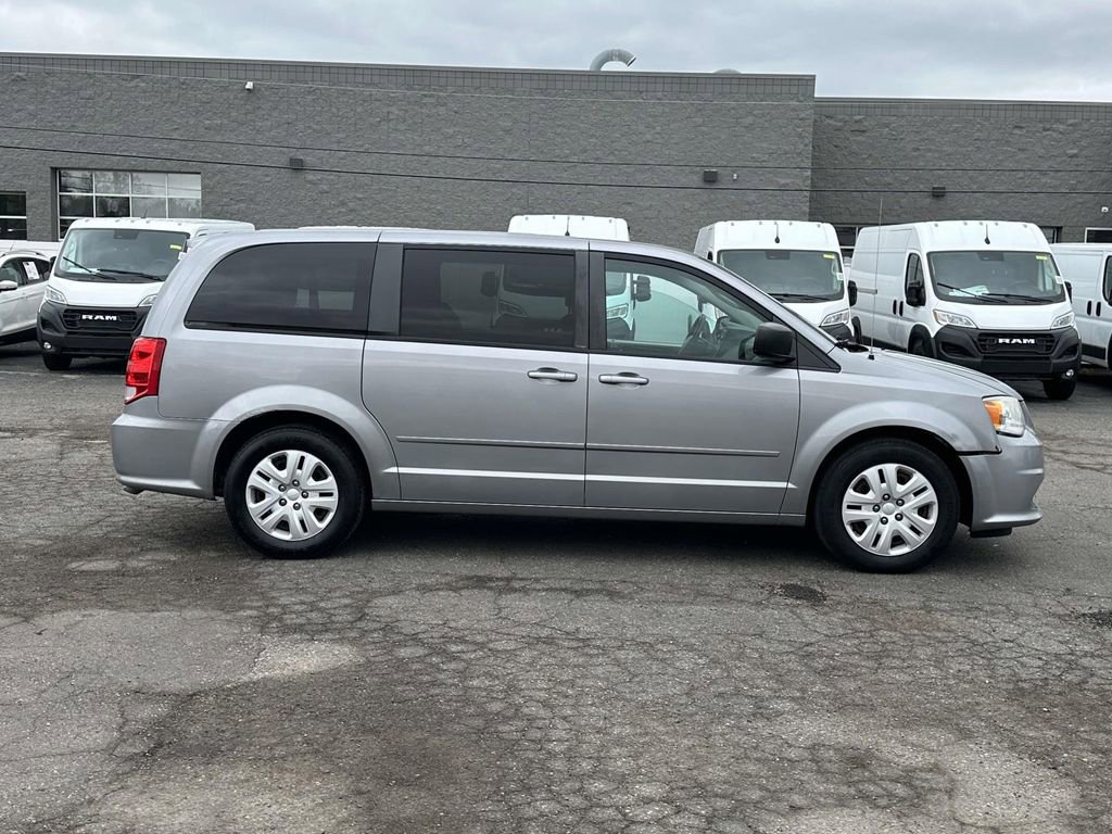 Used 2013 Dodge Grand Caravan SE FWD image 2