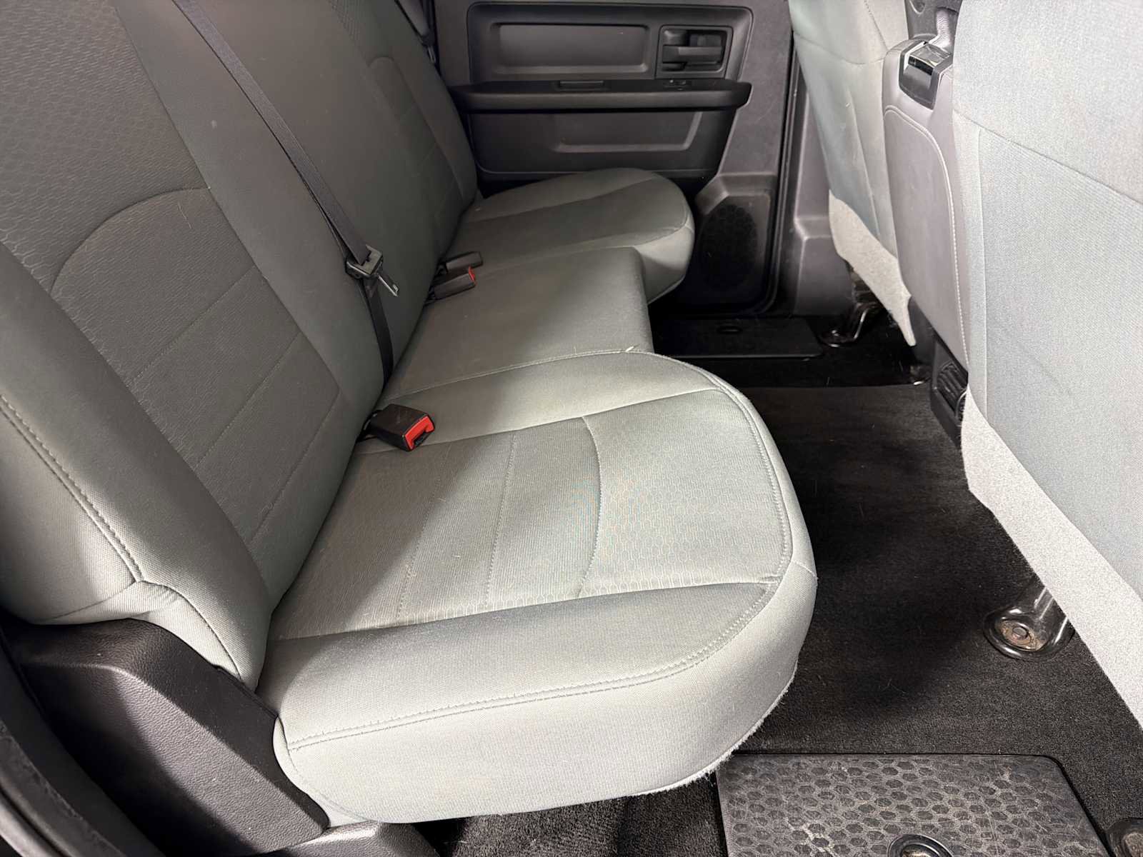 Used 2015 RAM 1500 Express RWD image 13