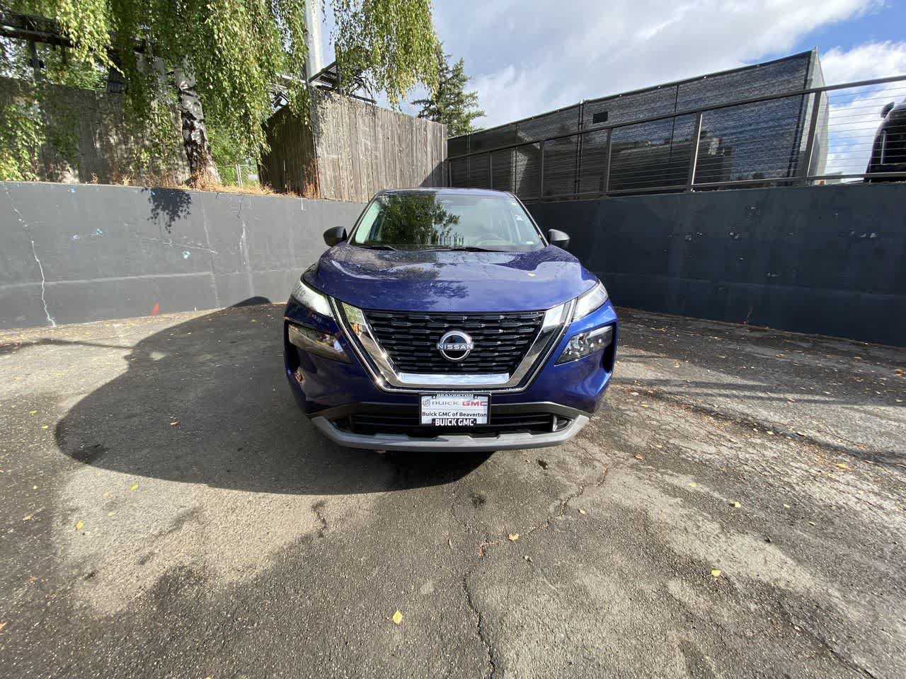 Used 2023 Nissan Rogue S AWD/4WD image 9