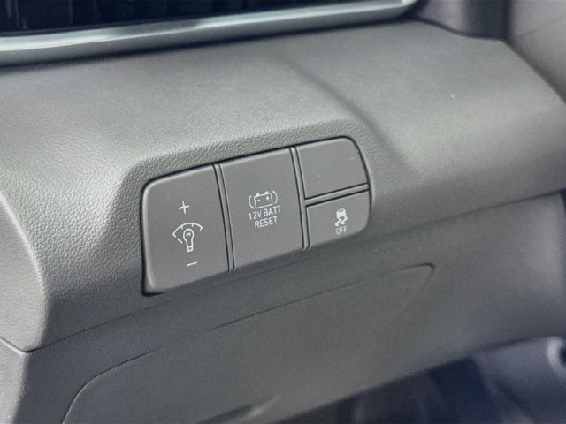 Certified 2025 Hyundai Elantra Hybrid FWD image 14