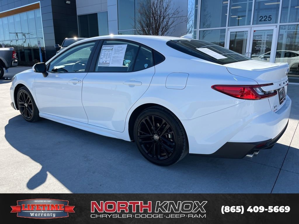 Used 2025 Toyota Camry SE image 16