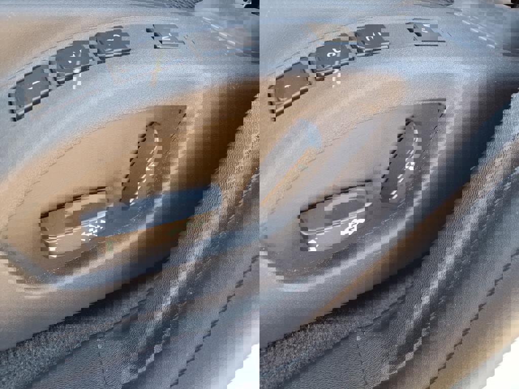 Used 2018 Volvo V60 T5 Cross Country w/ Convenience Package image 17