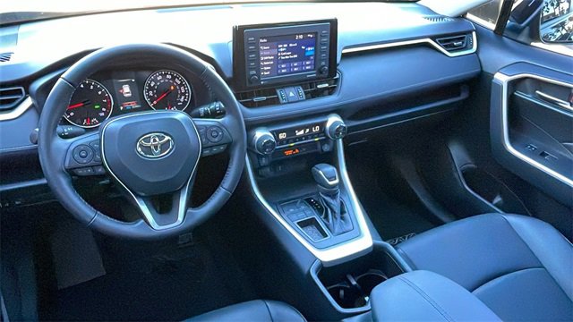 Used 2022 Toyota RAV4 XLE Premium image 14