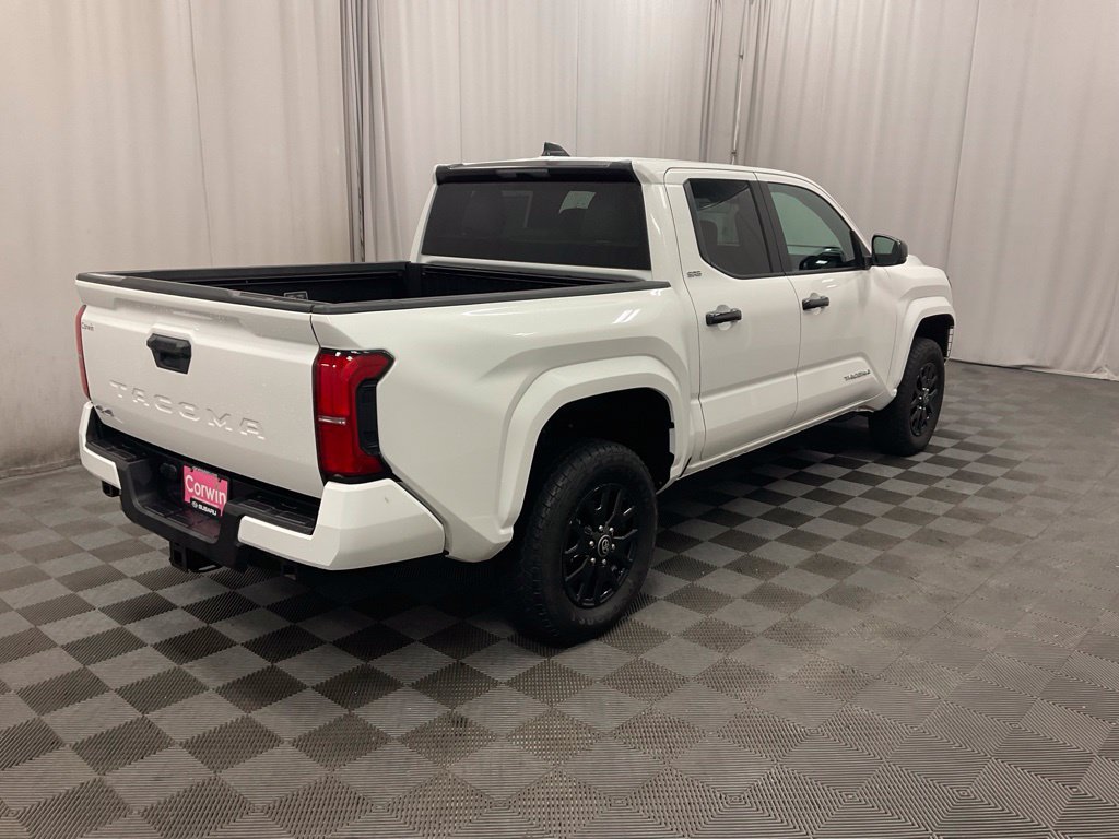 Used 2025 Toyota Tacoma SR5 AWD/4WD image 7
