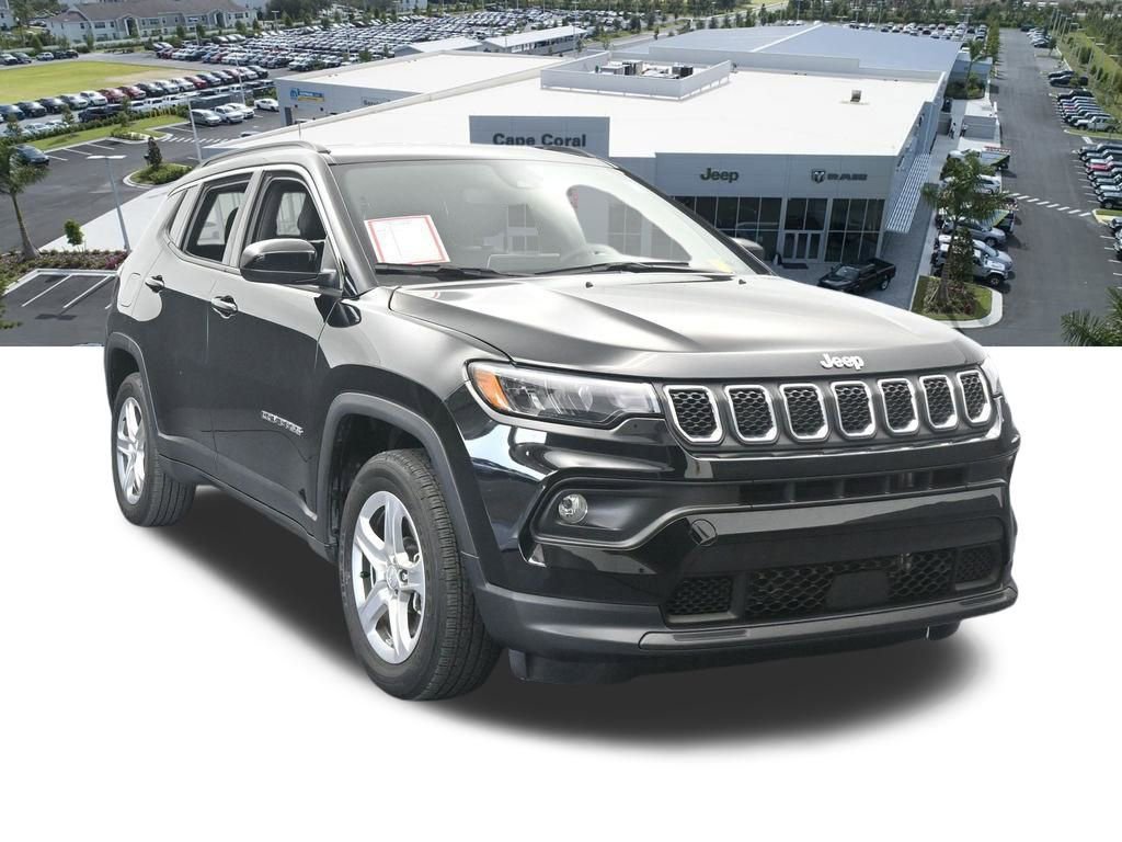 Used 2024 Jeep Compass Latitude image 11