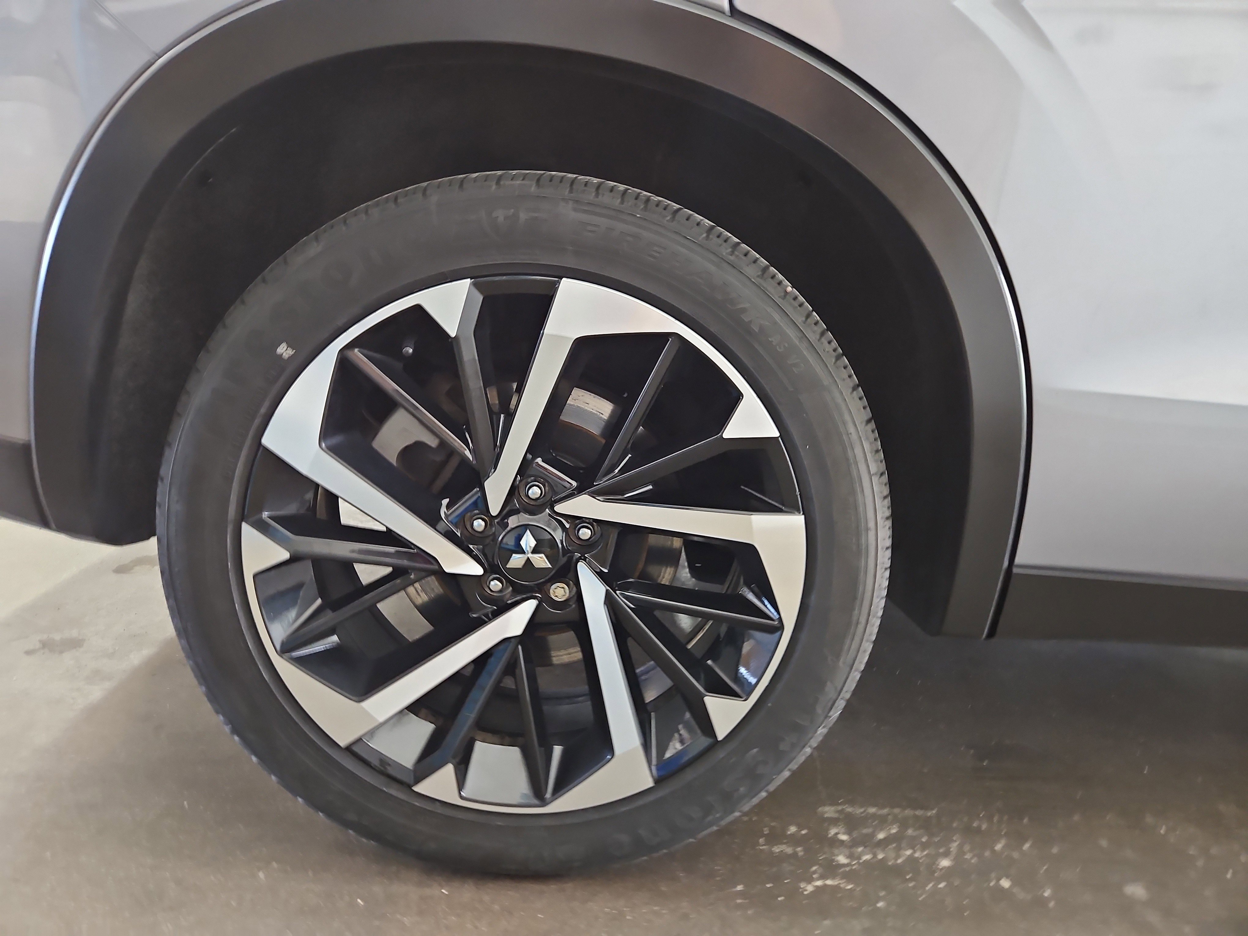 Used 2023 Mitsubishi Outlander SE image 23