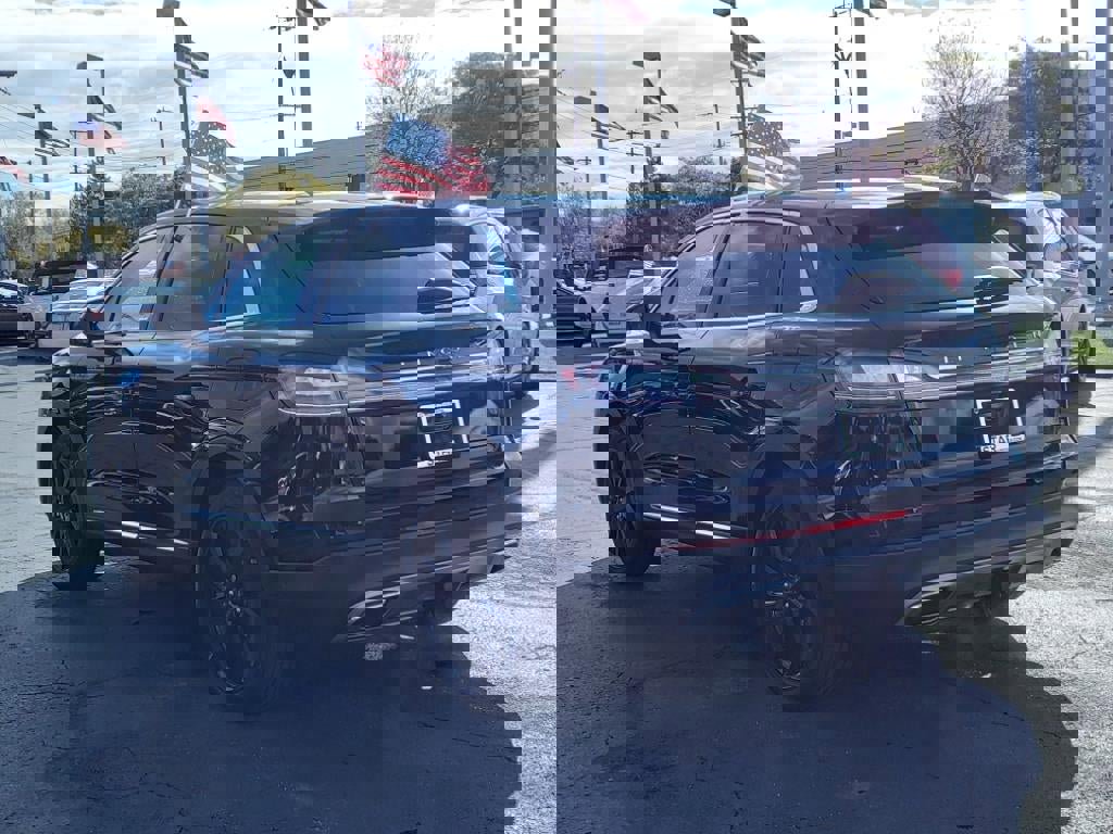 New 2023 Lincoln Nautilus Reserve w/ Equipment Group 202A image 27