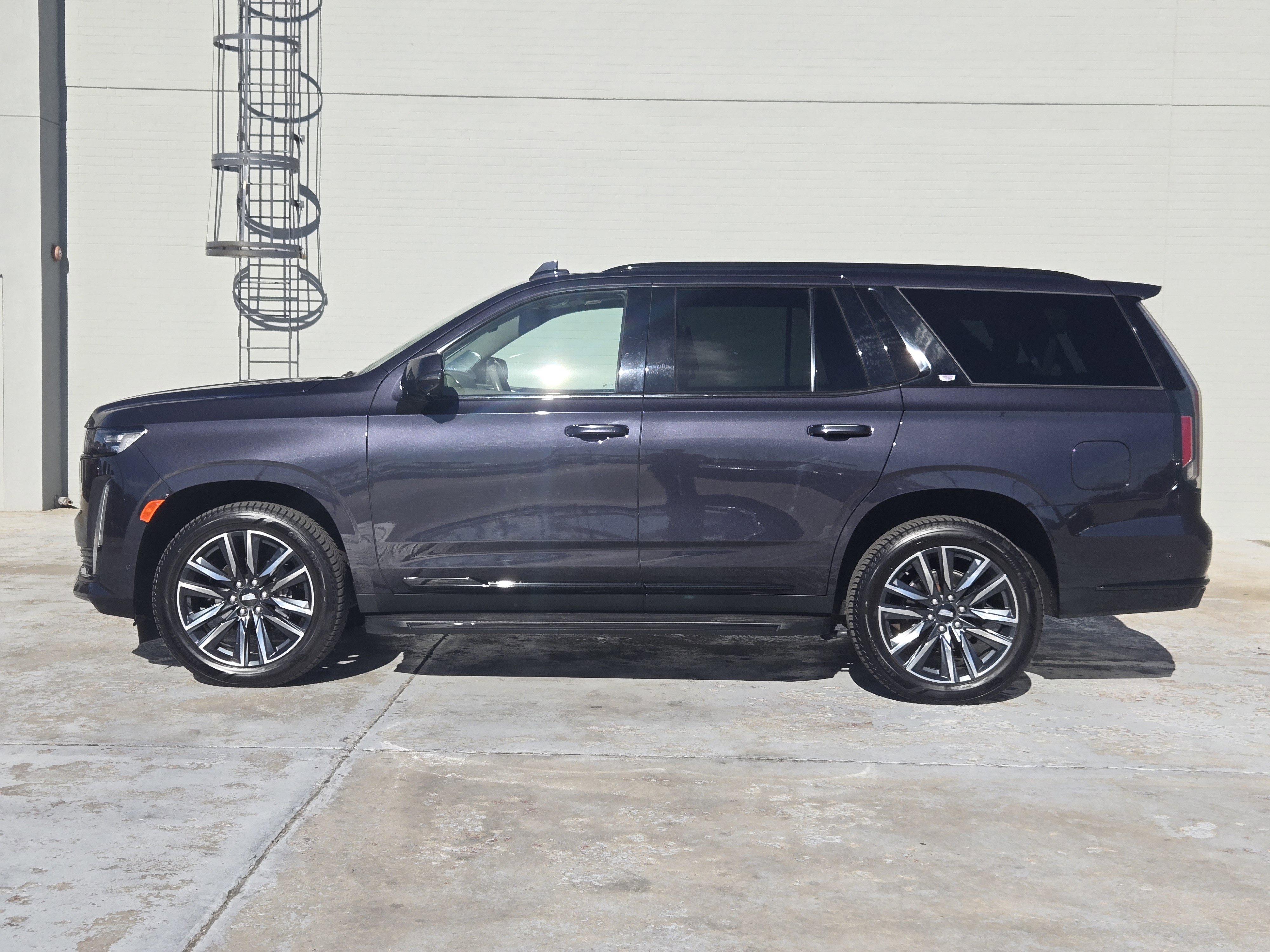 Used 2022 Cadillac Escalade Sport Platinum w/ Heavy-Duty Trailer Package image 5