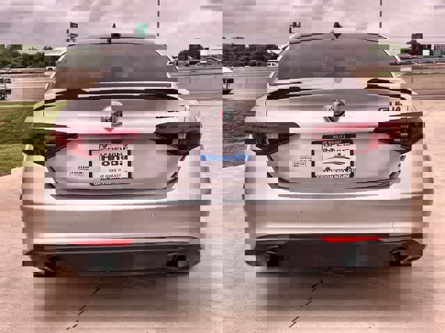 Used 2020 Alfa Romeo Giulia Ti w/ Nero Edizione image 6