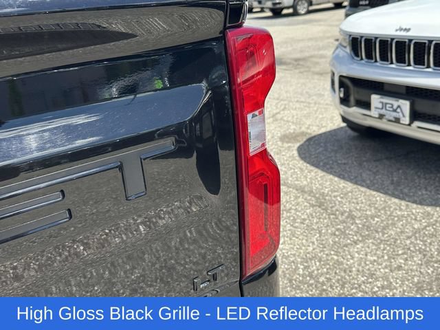 Used 2021 Chevrolet Silverado 1500 LT Trail Boss w/ LPO, Dark Essentials Package AWD/4WD image 26