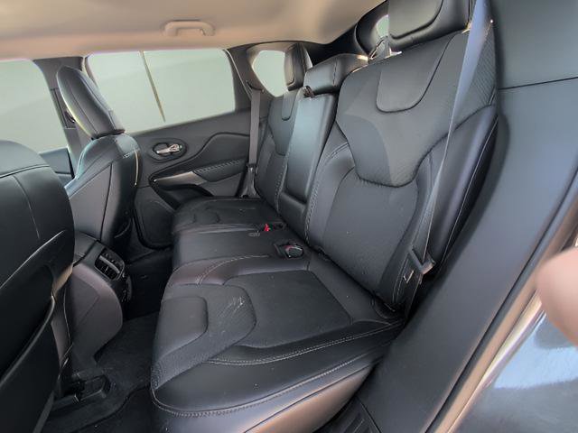 Used 2020 Jeep Cherokee Limited image 18