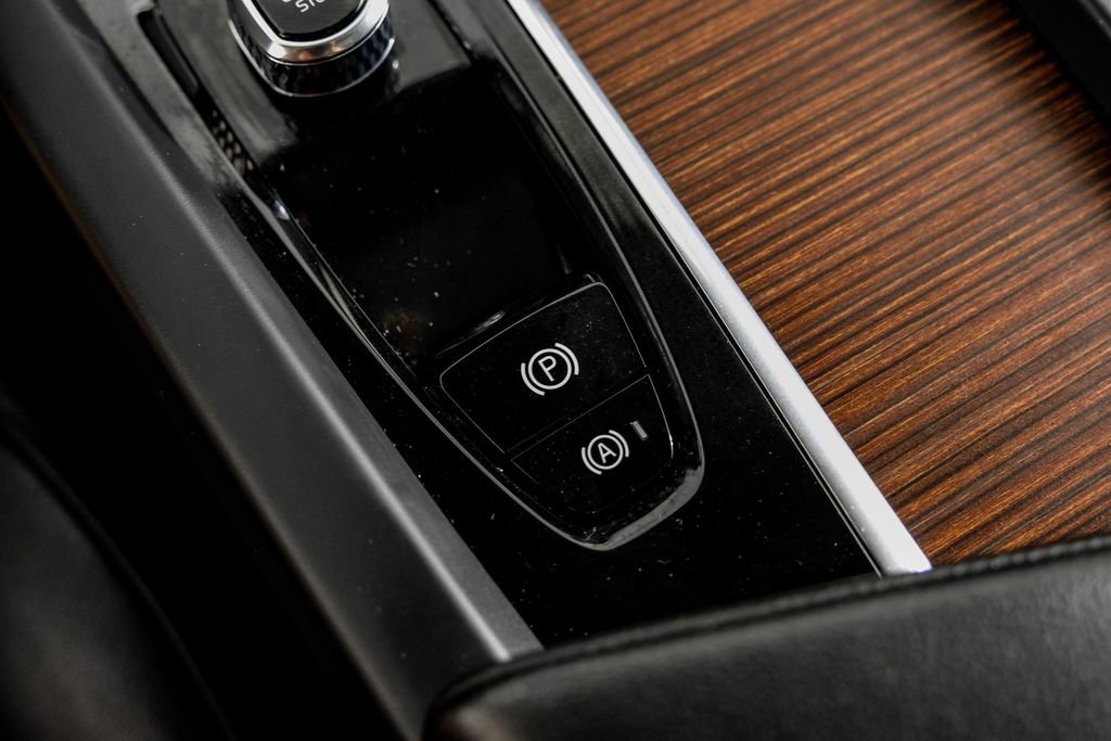 Used 2022 Volvo S60 B5 Inscription image 25