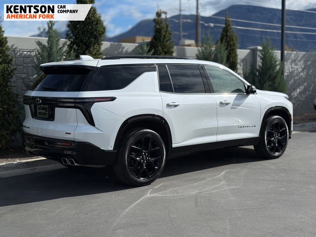 Used 2025 Chevrolet Traverse RS w/ LPO, Floor Liner Package image 10