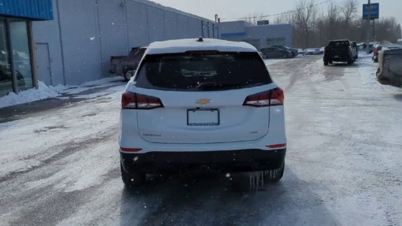 Certified 2023 Chevrolet Equinox LS w/ LS Convenience Package AWD/4WD image 7