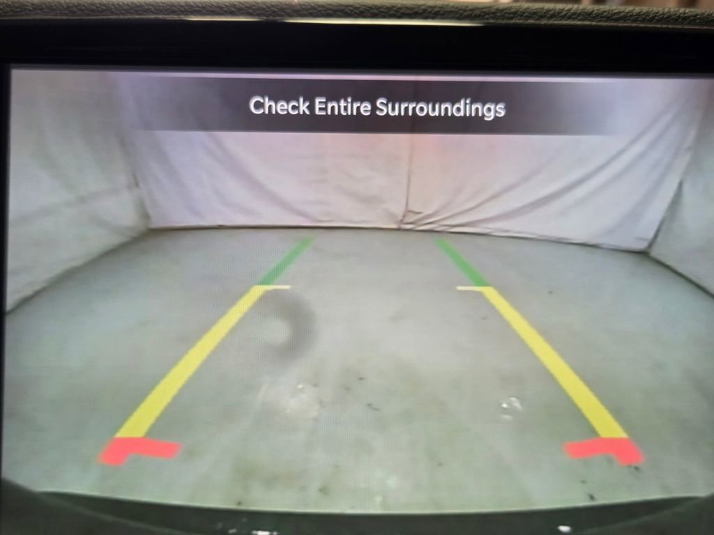 Used 2023 Chrysler Pacifica Touring-L image 25