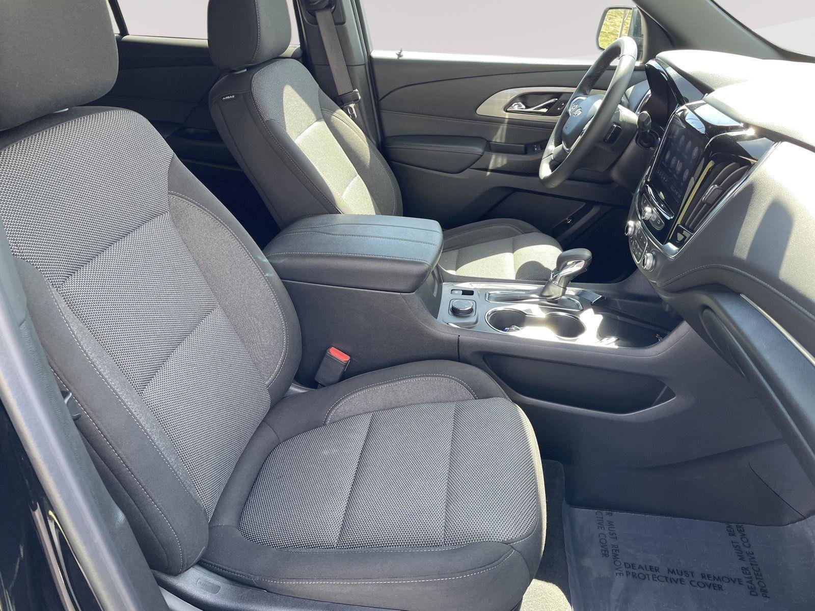 Used 2023 Chevrolet Traverse LT w/ LPO, Floor Liner Package image 28