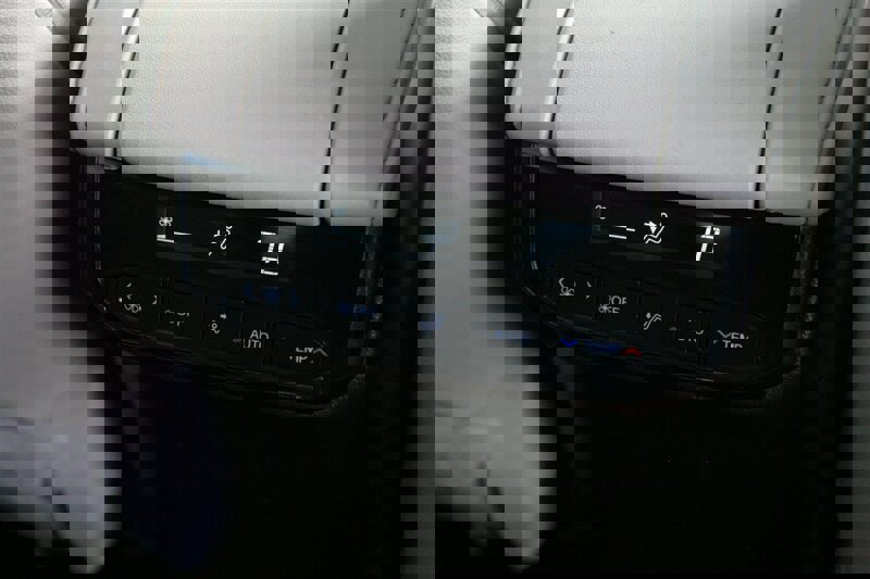 Used 2022 Toyota Highlander XLE image 20