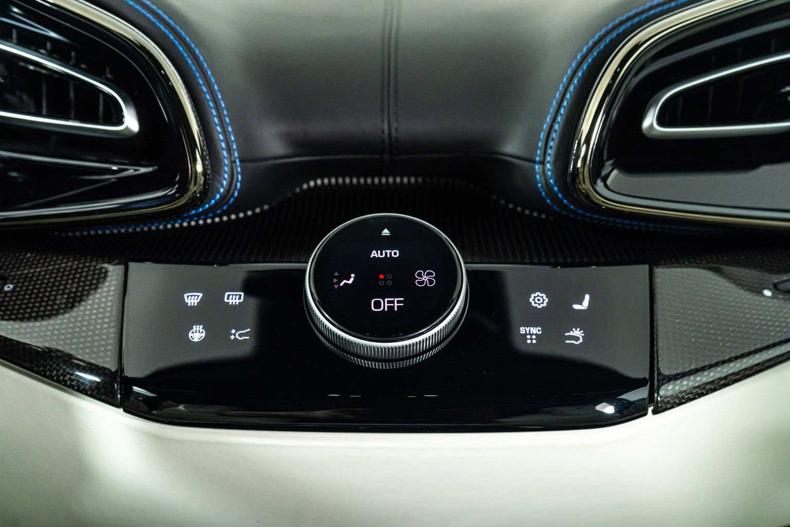 Certified 2025 Ferrari Purosangue image 31