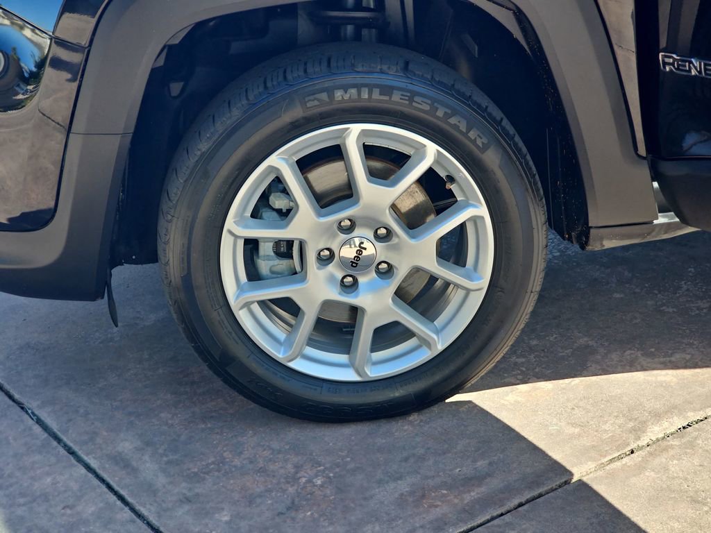 Used 2022 Jeep Renegade Latitude AWD/4WD image 35