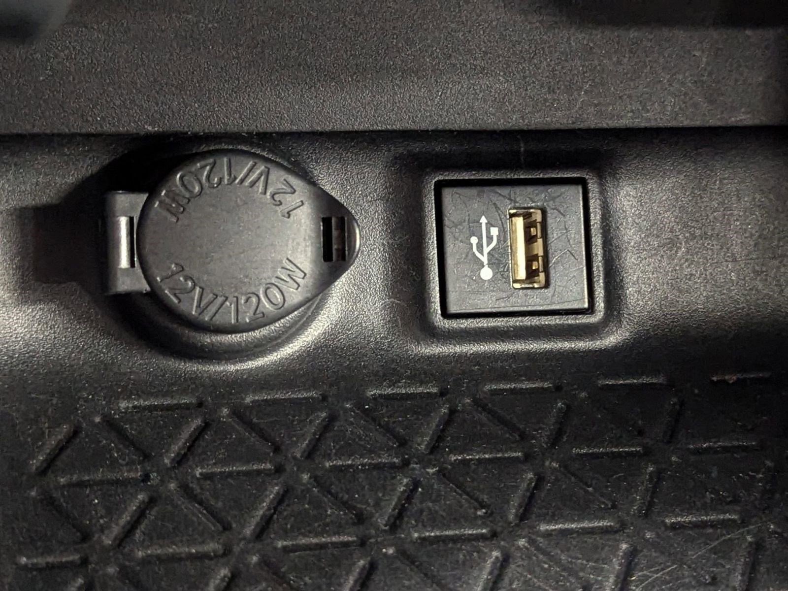 Used 2023 Toyota RAV4 XLE image 27