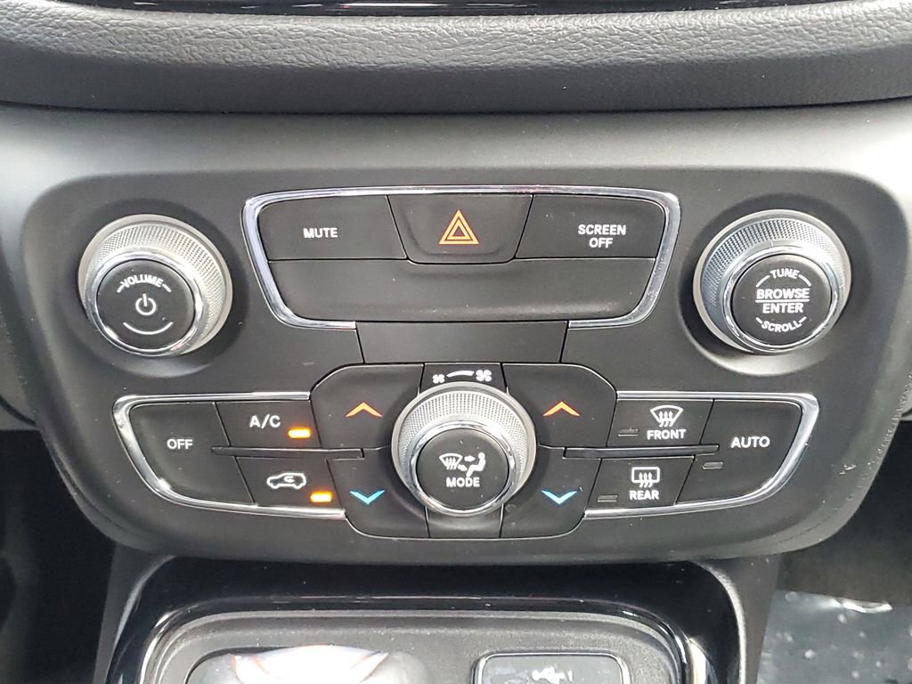 Used 2021 Jeep Compass Latitude image 30