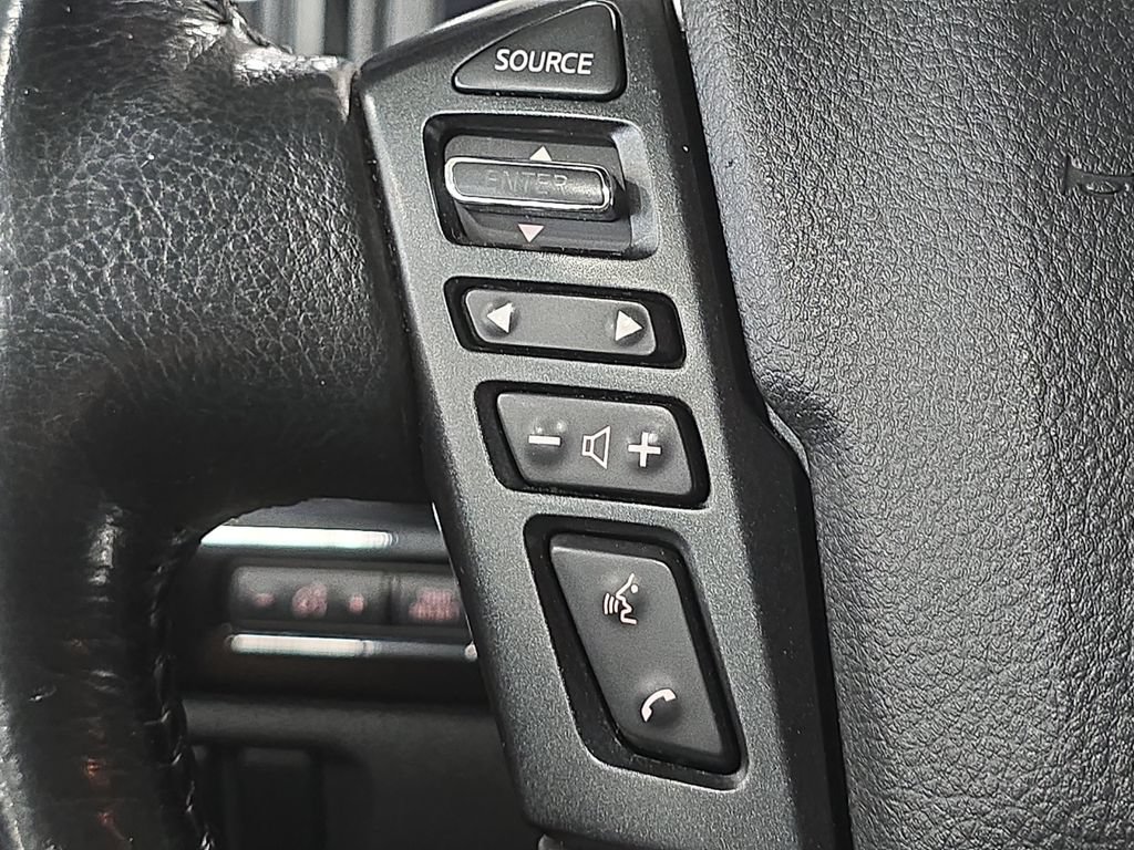 Used 2024 Nissan Titan SV w/ SV Convenience Package RWD image 10