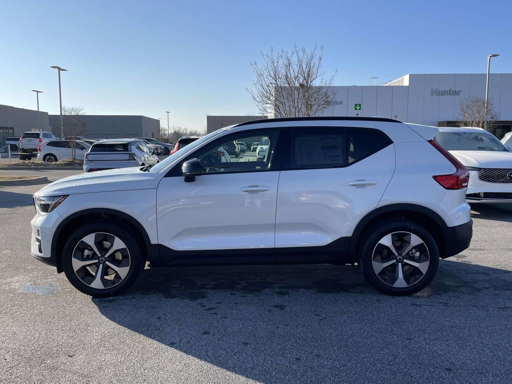 New 2026 Volvo XC40 B4 Plus w/ Protection Package Premier FWD image 25
