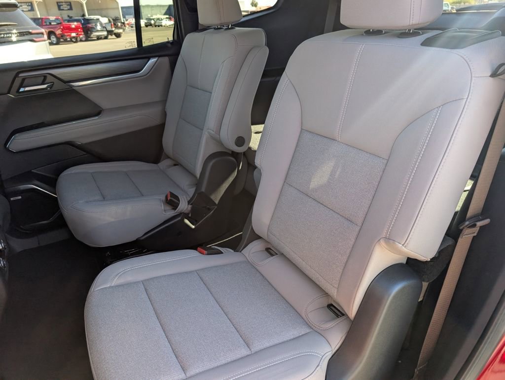 Used 2025 GMC Acadia Elevation FWD image 13