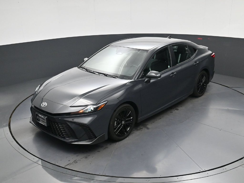 Used 2025 Toyota Camry SE FWD image 29