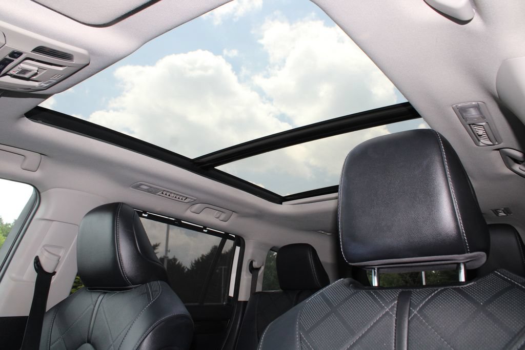 Used 2021 Toyota Highlander Platinum AWD/4WD image 29