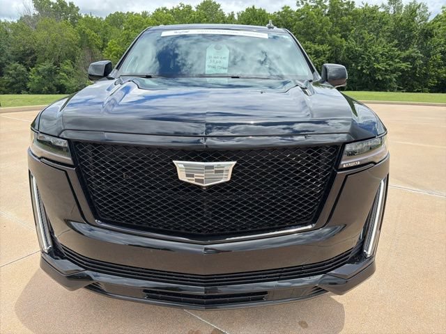 Certified 2023 Cadillac Escalade Sport Platinum w/ LPO, ONYX Package AWD/4WD image 8