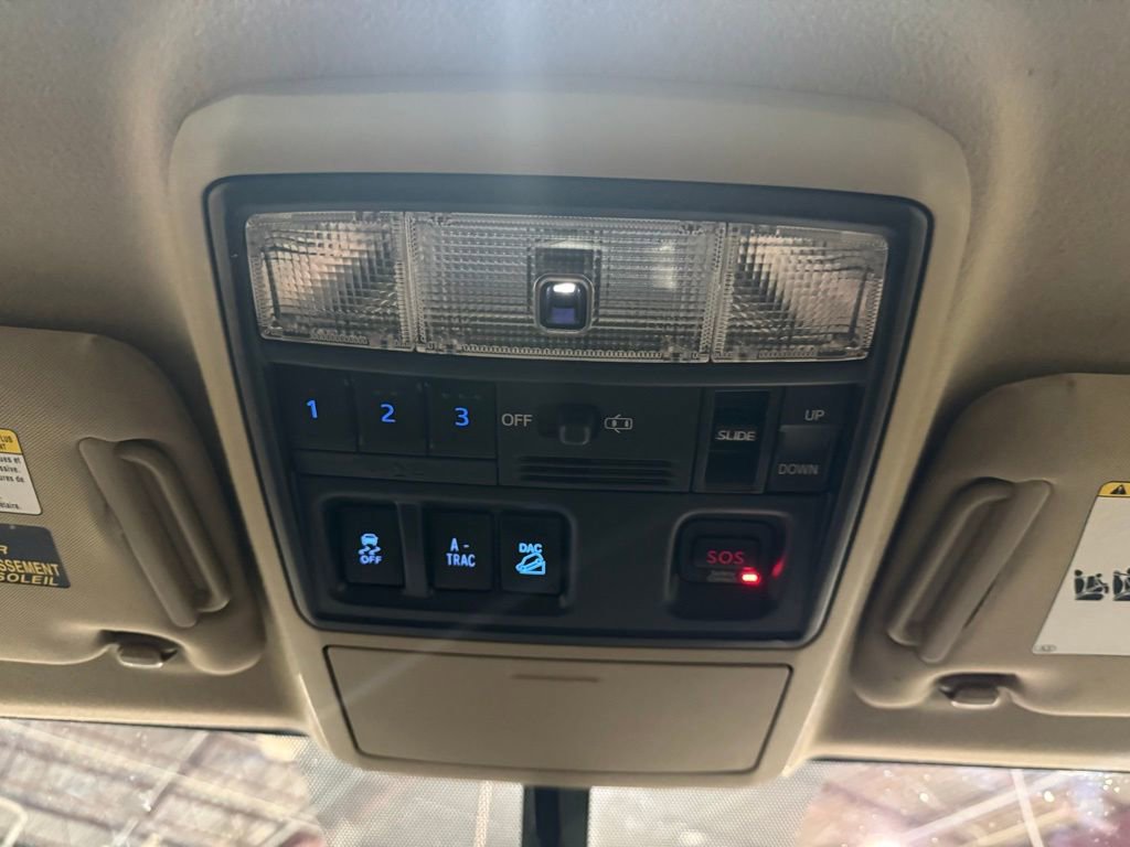 Used 2018 Toyota 4Runner Limited AWD/4WD image 24