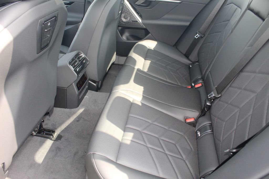 New 2027 BMW 550e xDrive AWD/4WD image 21