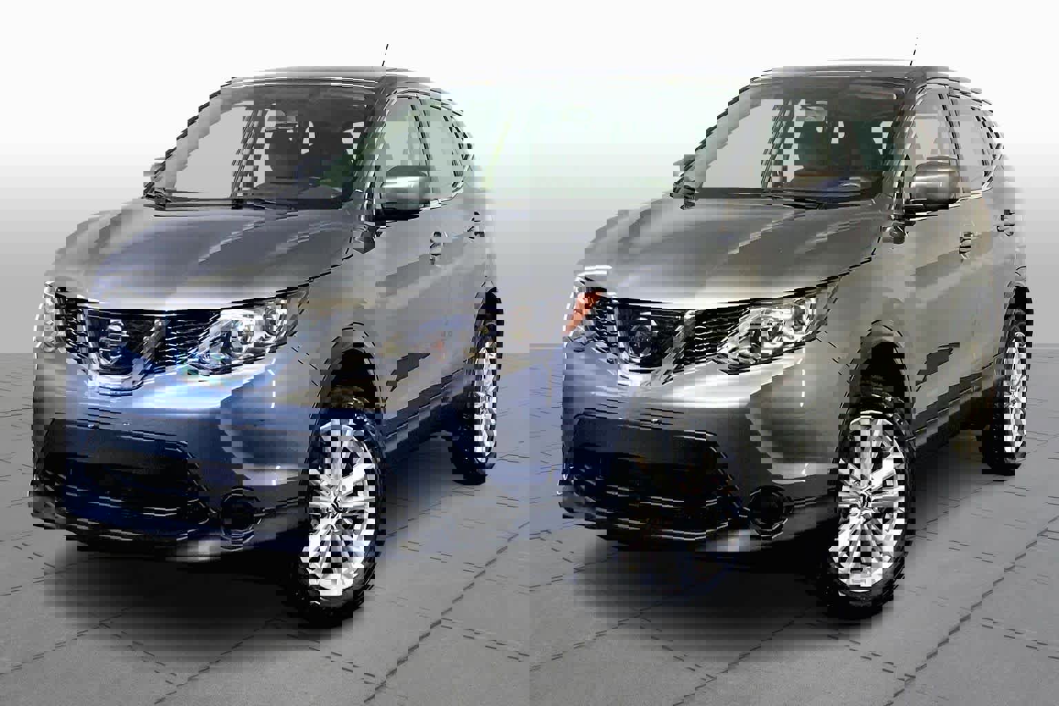 Used 2019 Nissan Rogue Sport S w/ Appearance Package image 1