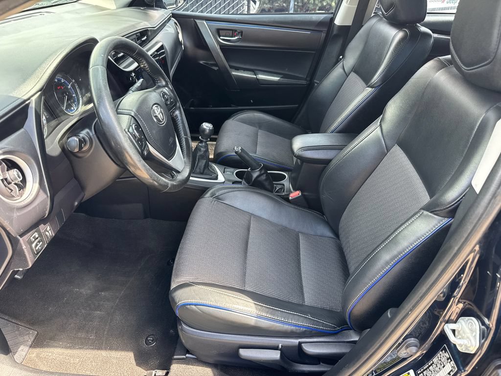 Used 2018 Toyota Corolla SE w/ Carpet Mat Package (TMS) FWD image 22