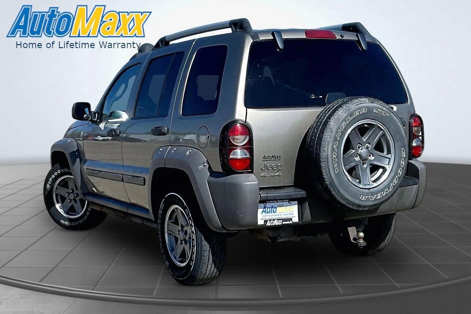 Used 2005 Jeep Liberty Renegade AWD/4WD image 4