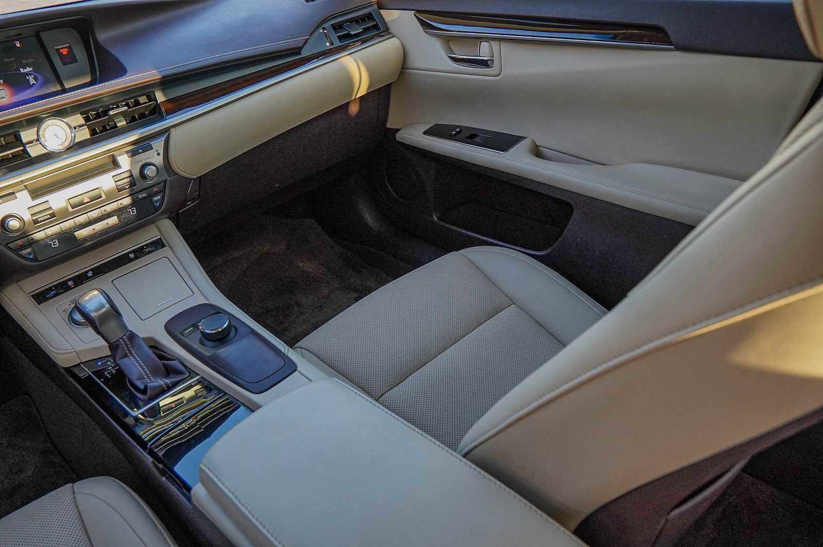 Used 2018 Lexus ES 350 image 29