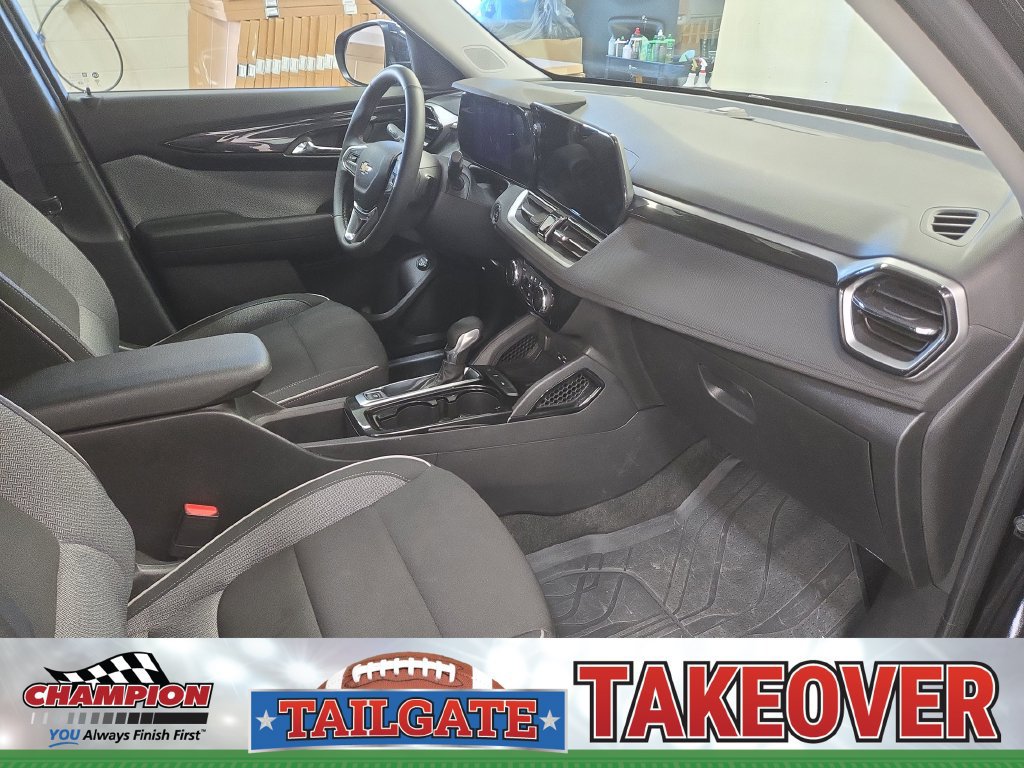 Used 2025 Chevrolet TrailBlazer LT w/ Convenience Package FWD image 26