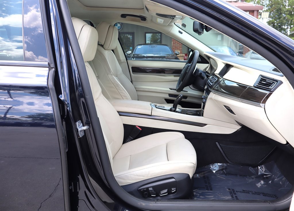 Used 2013 BMW 750Li RWD image 17