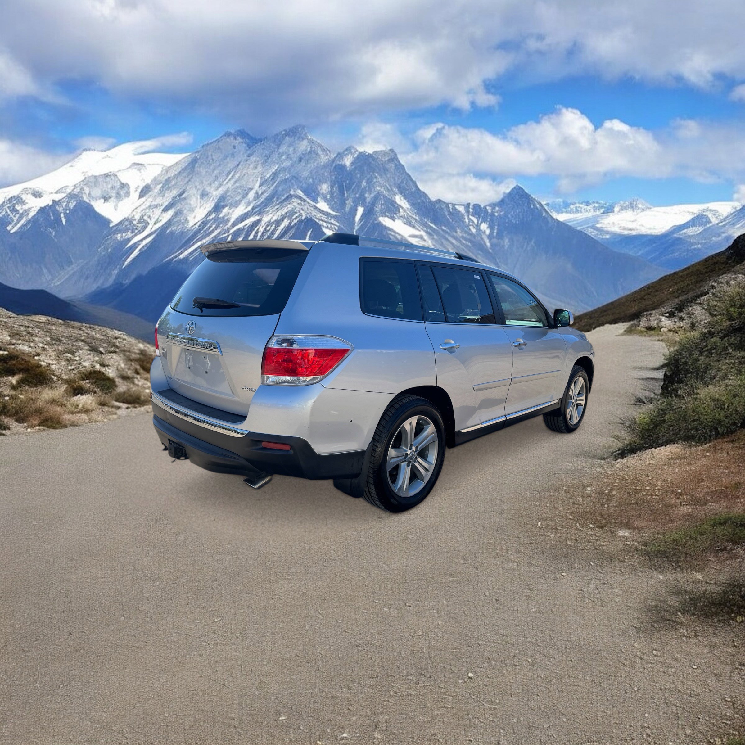 Used 2012 Toyota Highlander Limited w/ Tow Pkg image 5
