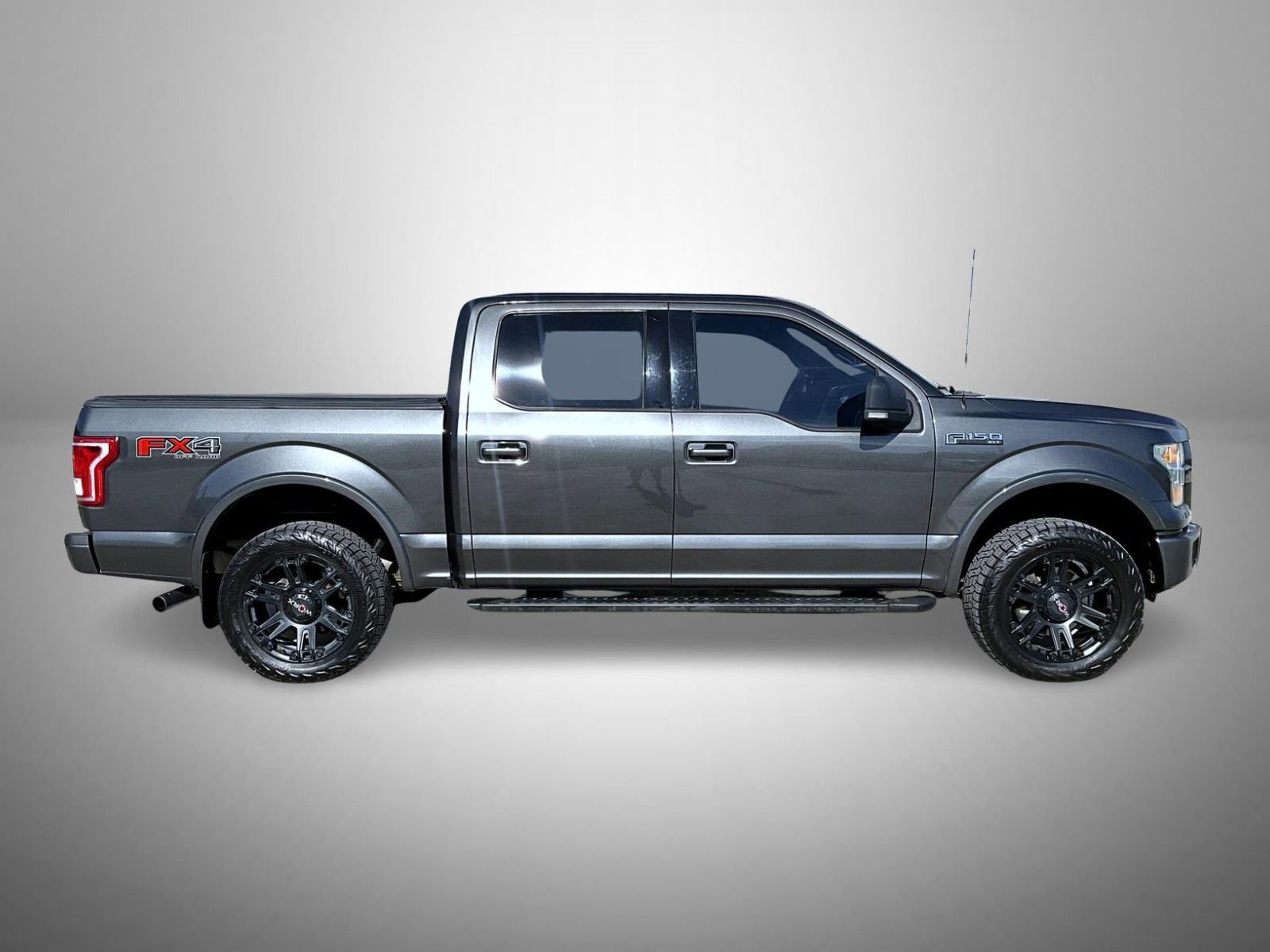 Used 2016 Ford F150 XLT w/ Equipment Group 302A Luxury AWD/4WD image 4