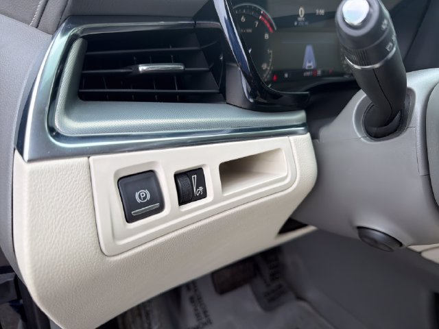 Used 2021 Cadillac XT5 Premium Luxury AWD/4WD image 11