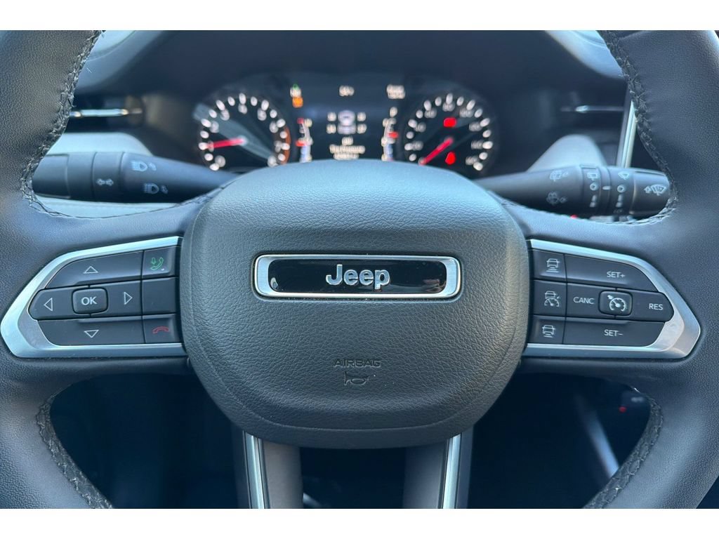 Used 2025 Jeep Compass Limited AWD/4WD image 23