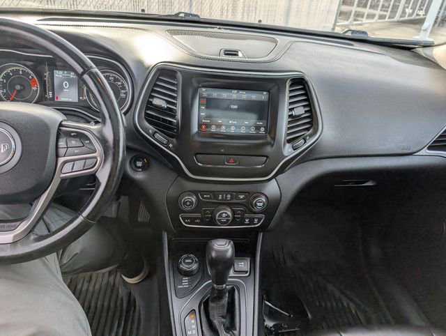 Used 2019 Jeep Cherokee Latitude Plus w/ Comfort/Convenience Group image 4