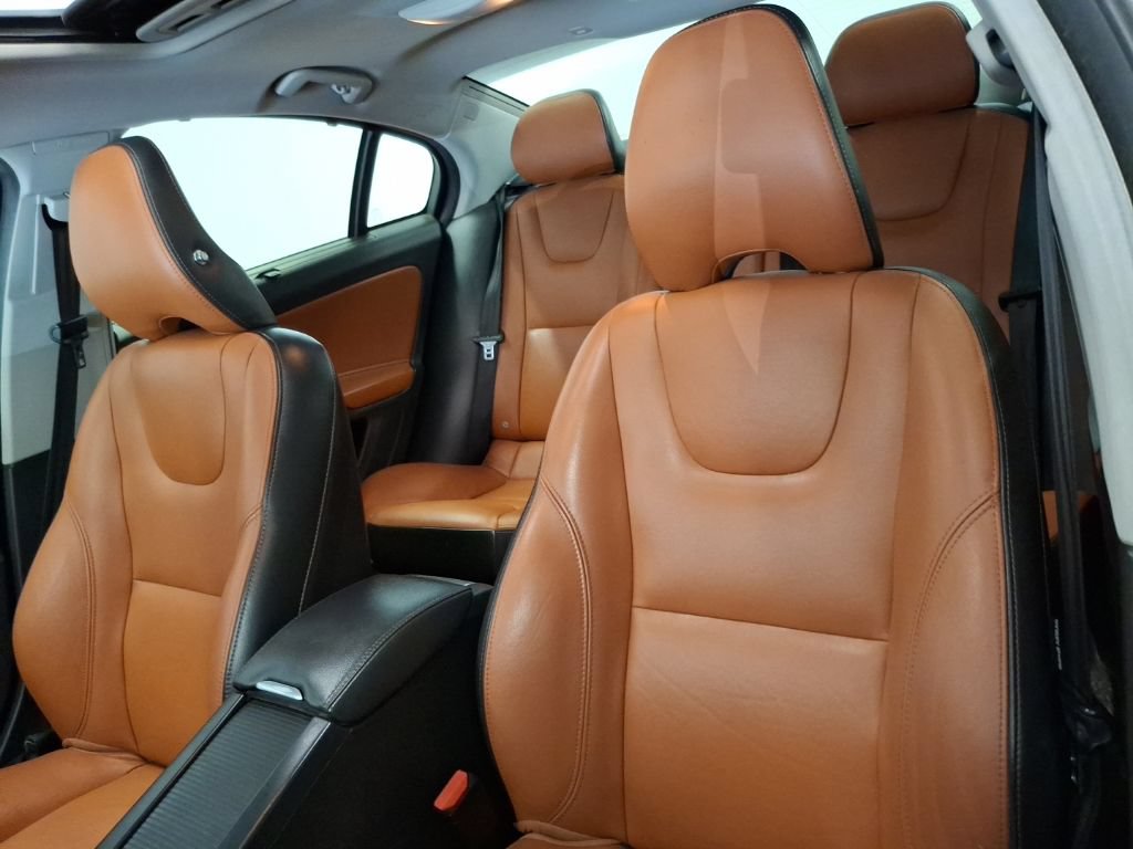 Used 2018 Volvo S60 T5 Inscription AWD/4WD image 16