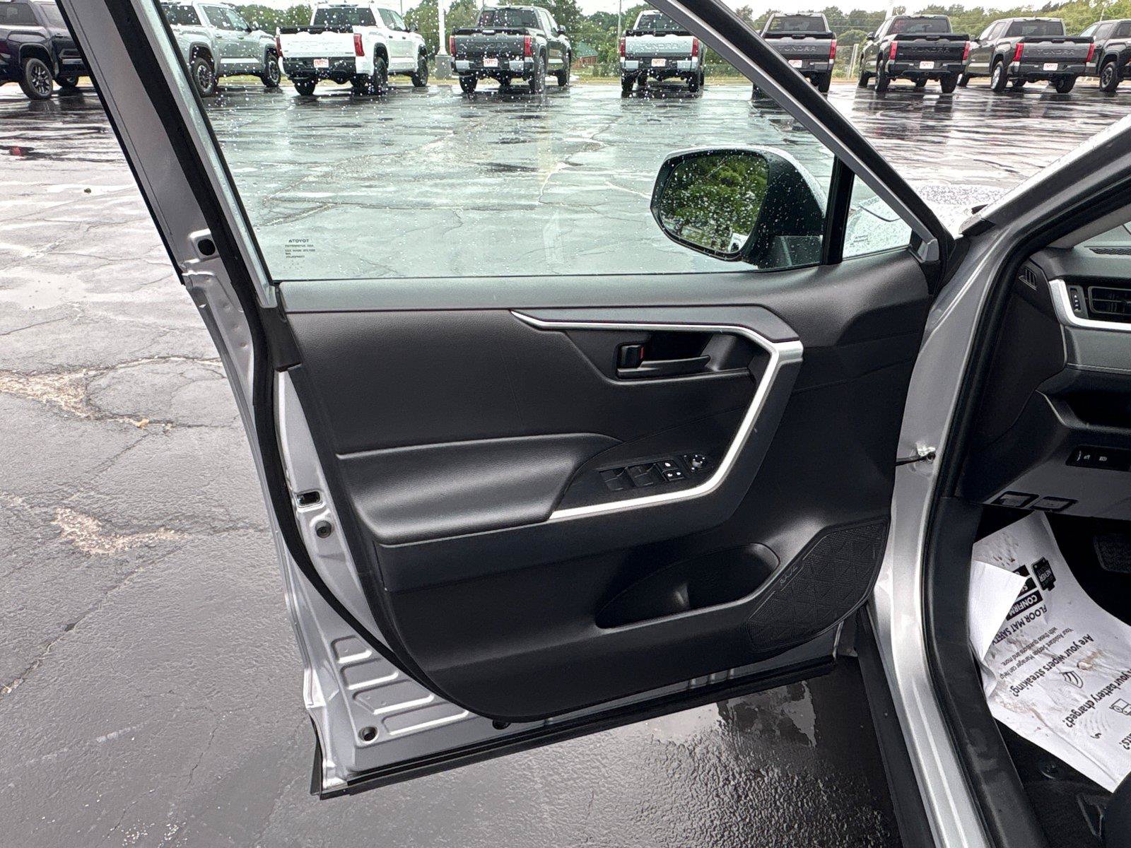 Certified 2025 Toyota RAV4 LE FWD image 19