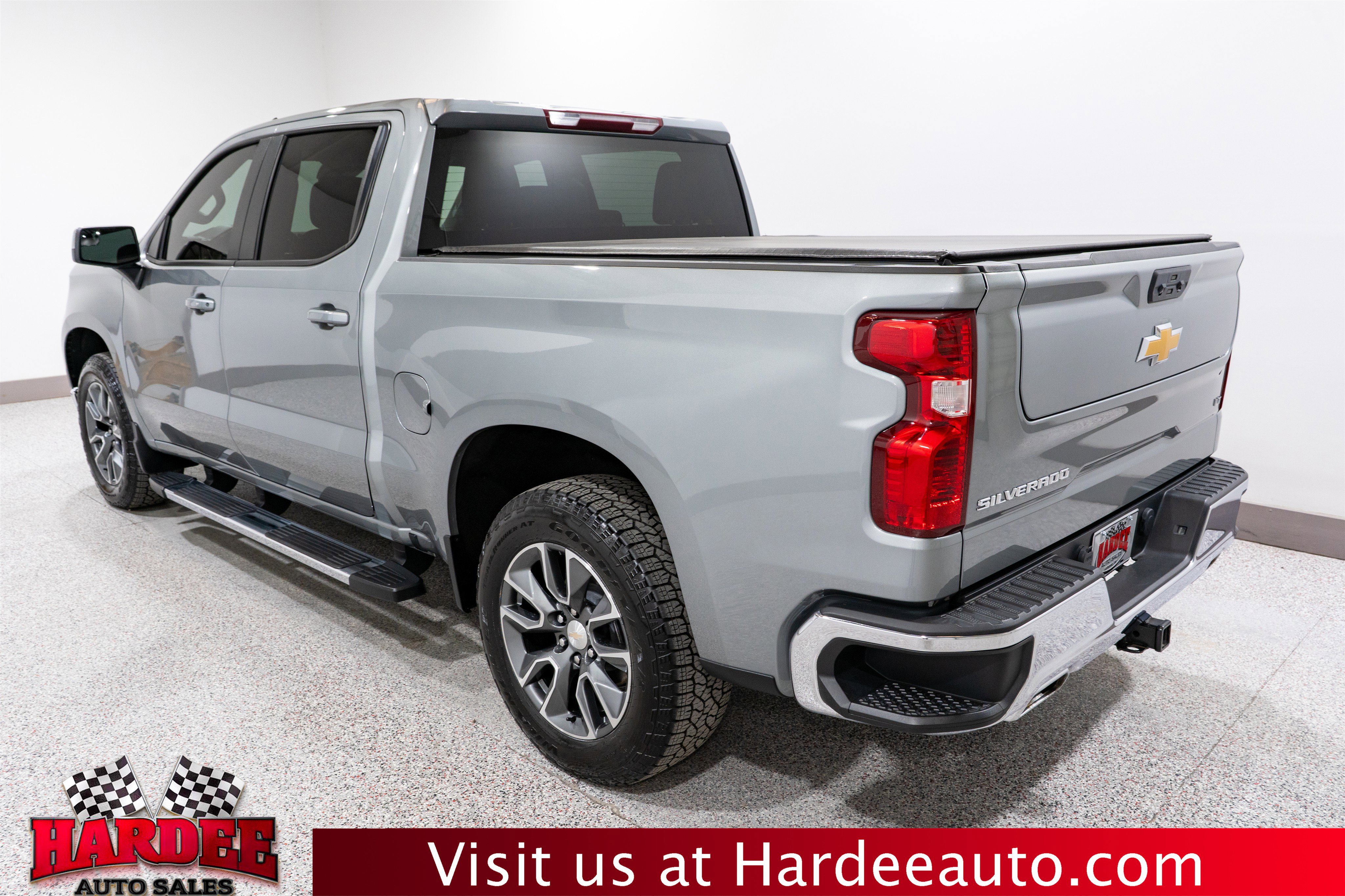 Used 2024 Chevrolet Silverado 1500 LT w/ Z71 Off-Road Package image 3