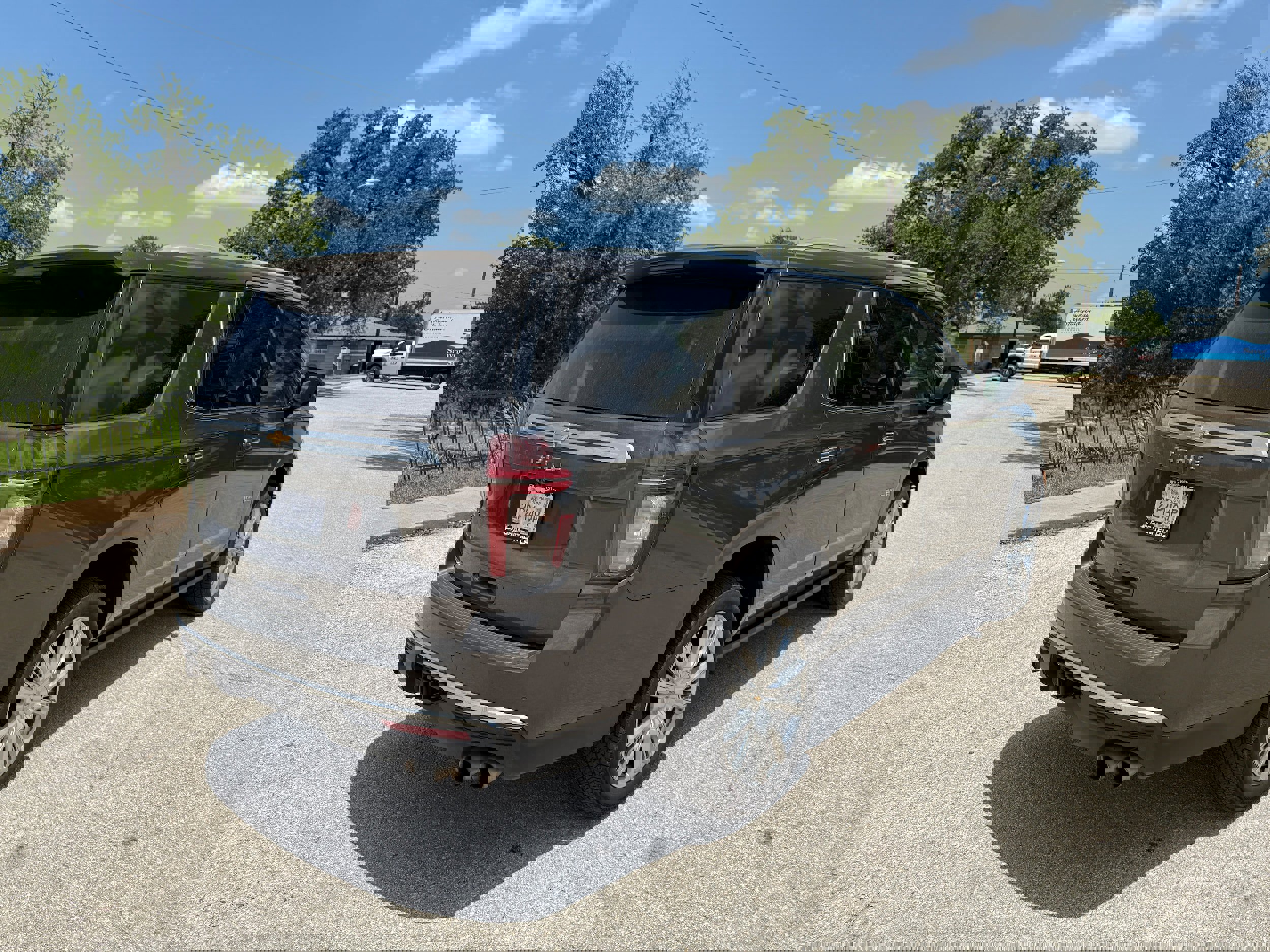 Used 2021 Chevrolet Tahoe High Country w/ Premium Package image 3